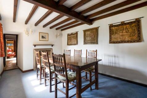 Dining room .jpg