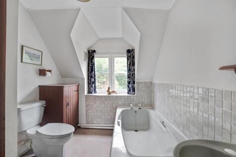Bathroom.jpg