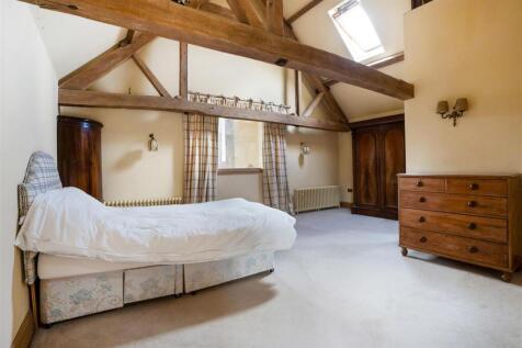 Bedroom 1.jpg