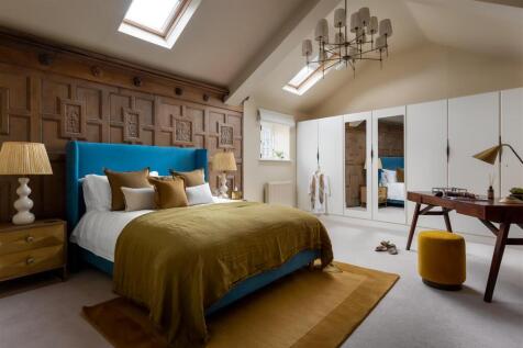 21 - Gislebertus House - GL54 1AA - Full.jpg