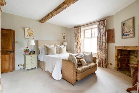 Bedroom 1 .jpg