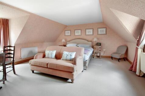 Bedroom 1.jpg
