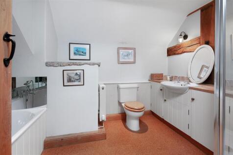 Bathroom.jpg