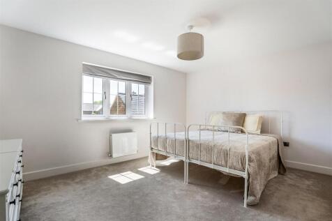Bedroom 2 .jpg