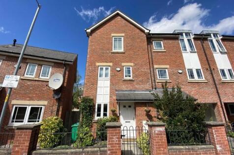 4 Bedroom House FOR RENT