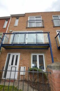 4 bedroom Town House for rent