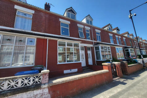 4 Bedroom Terraced for Rent