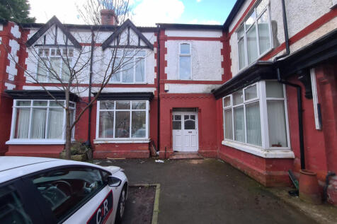 4 bedroom Terraced for rent