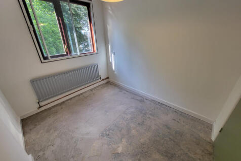 Bedroom 3/Dining Room
