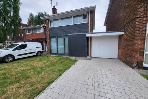 3 Bedroom Link Detached for Rent