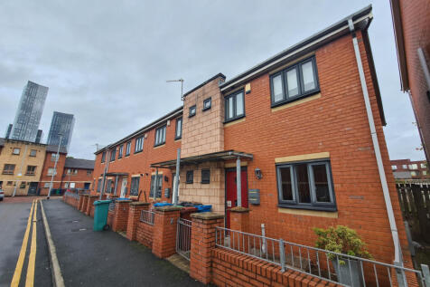 3 bedroom Terraced for rent