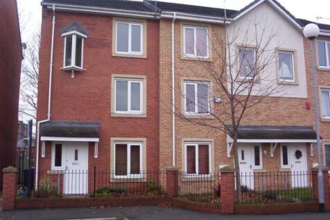 4 bedroom TOWN HOUSE for rent