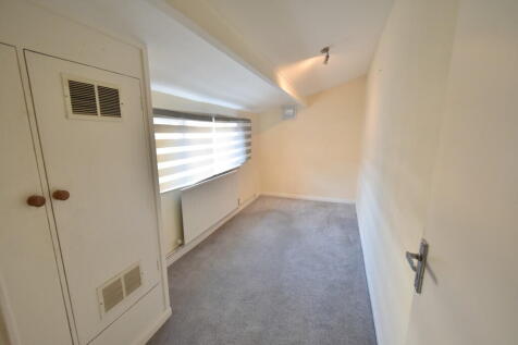 Single bedroom - ...