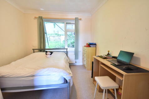 Back bedroom