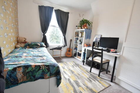 Back bedroom