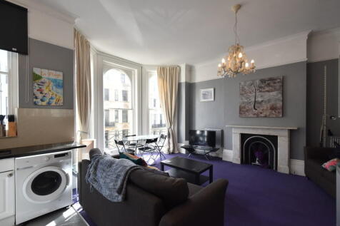 Living room 4