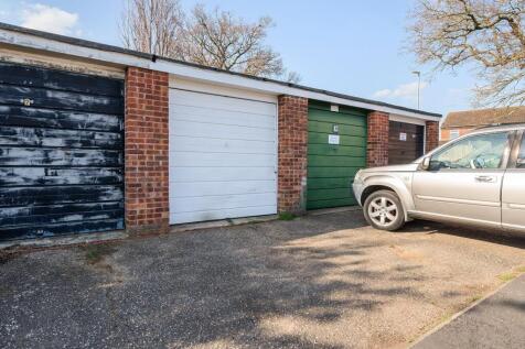 Garage to the rear