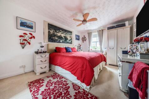Principal bedroom