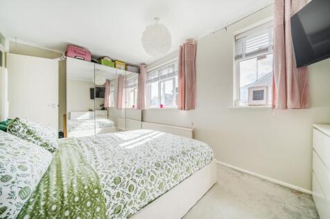 Principal bedroom