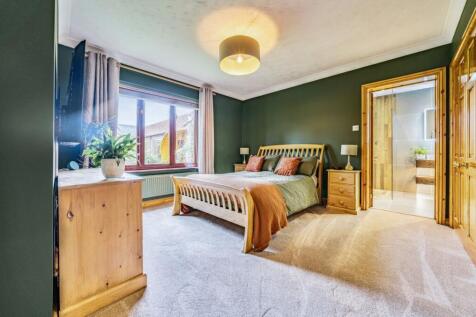 Principal bedroom