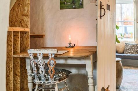 Lifestyle shot of Dining room