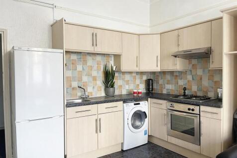 waverley-grove-2-bed-student-flat-portsmouth (5).J
