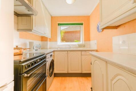 2 Cormorant Close Kitchen 2.jpeg
