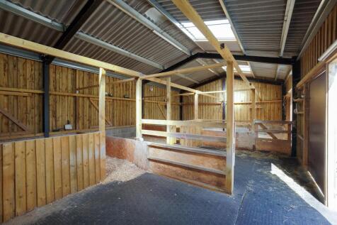 Skylark Barn-01.jpg