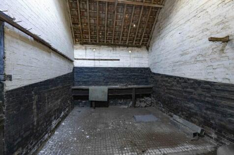 9 - Barn Interior