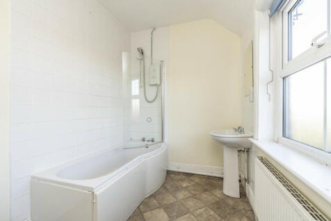 18 - Bathroom