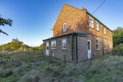 19 - West Cottage...