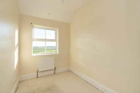 23 - Bedroom Thre...