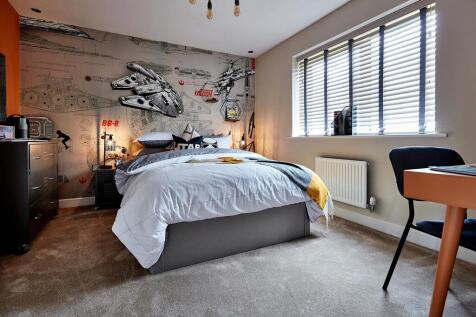 Another double bedroom