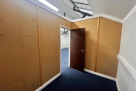 Kirkstall, LS5 3AE 2.jpg