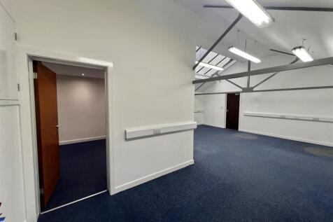 Kirkstall, LS5 3AE 8.jpg