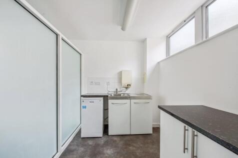 Wenlock Road 7 Unit 819.jpg
