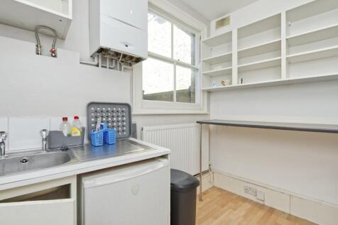 136b lancaster rd6870.jpg