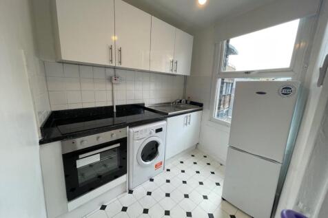 F2 53 hr kitchen.jpg