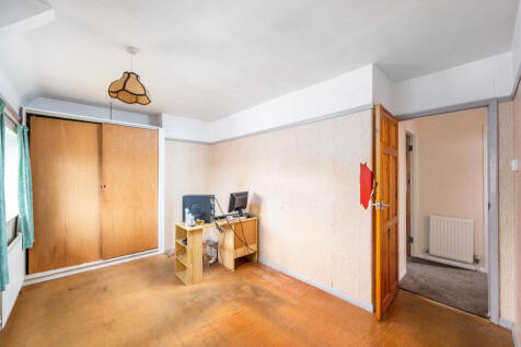 48 Walton Place-18