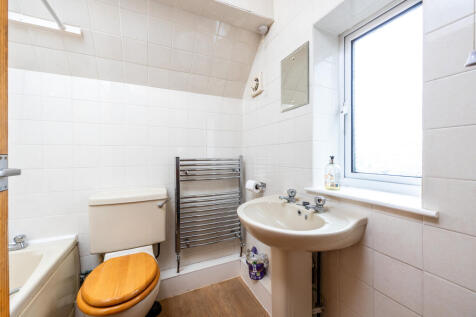 48 Walton Place-14