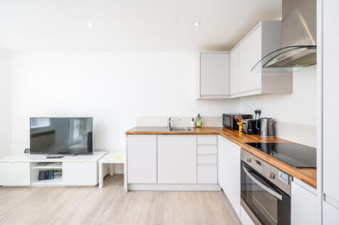 Flat 31, 70 Walton Street, HP21 7QP-2
