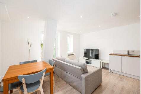 Flat 31, 70 Walton Street, HP21 7QP-6
