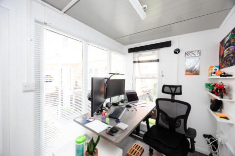 9 Lambert Rd-9 Lambert Rd, Aylesbury HP18 0WU, UK-