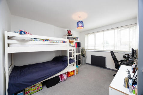 7 Stratton Grn, Aylesbury HP21 7EW, UK-16