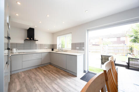 7 Stratton Grn, Aylesbury HP21 7EW, UK-5