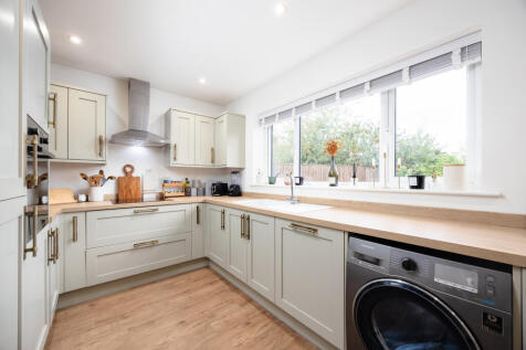 16A Greetham Road HP21 9BS-7