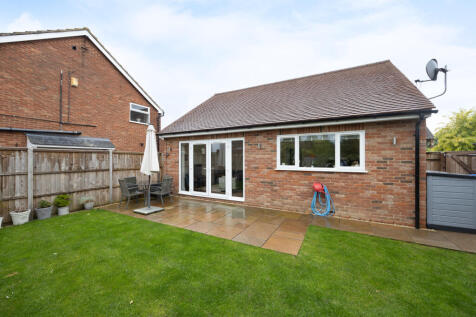 16A Greetham Road HP21 9BS-15
