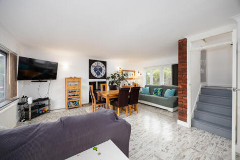 22 Ligo Avenue, HP22 5TX-26
