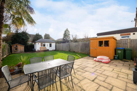 29 Woodford Close HP19 7FS-13