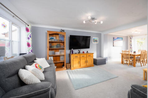 29 Woodford Close HP19 7FS-1